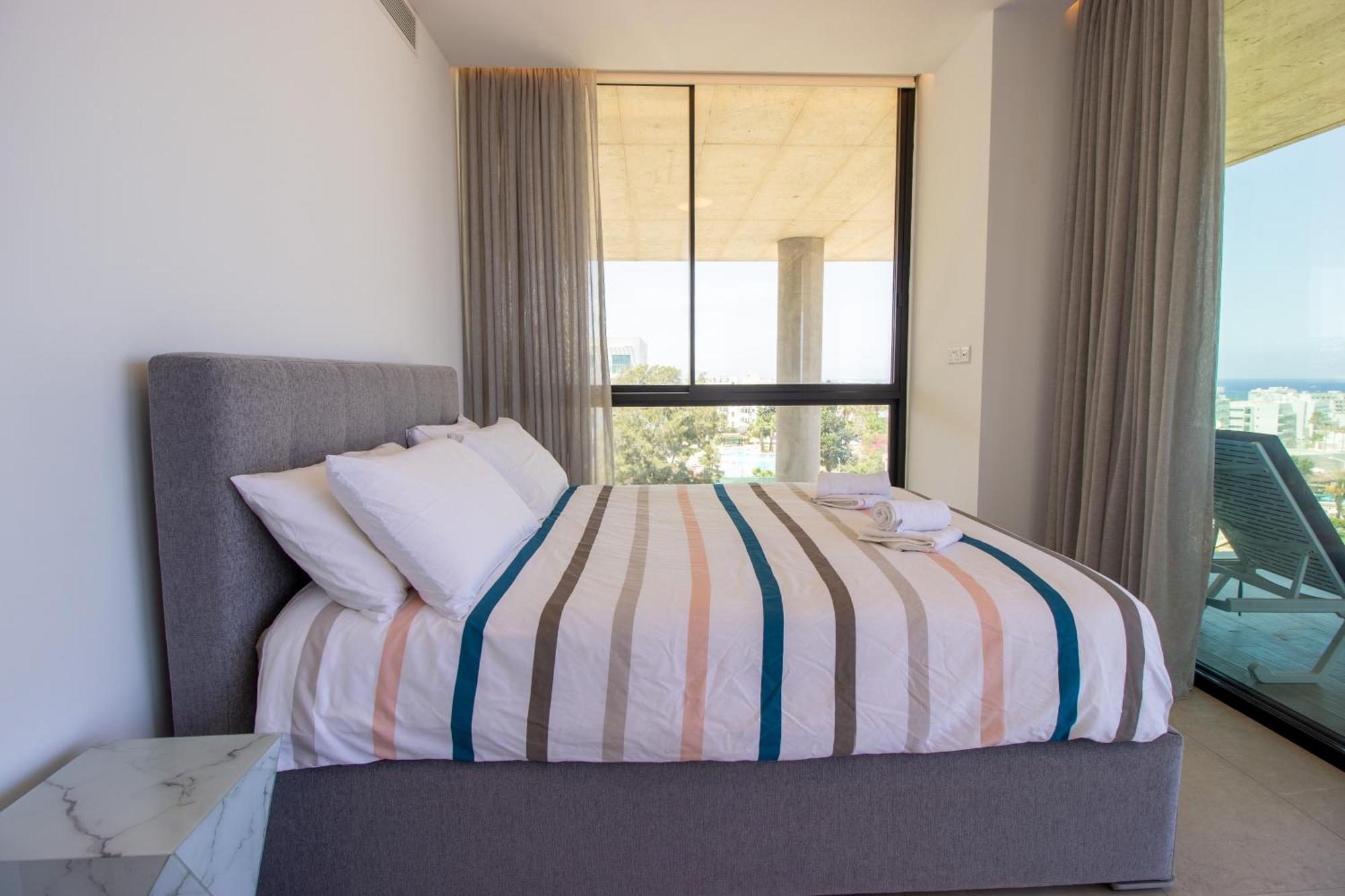 Luxury 4-bed With Sea-views Apartment Protaras