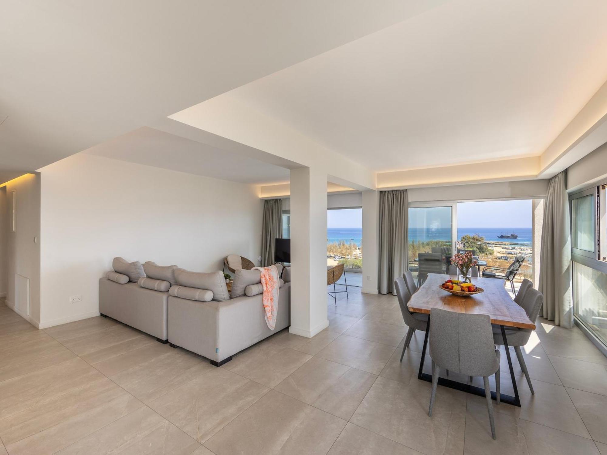 Emerald Bay Sea-front Penthouse Apartment Protaras