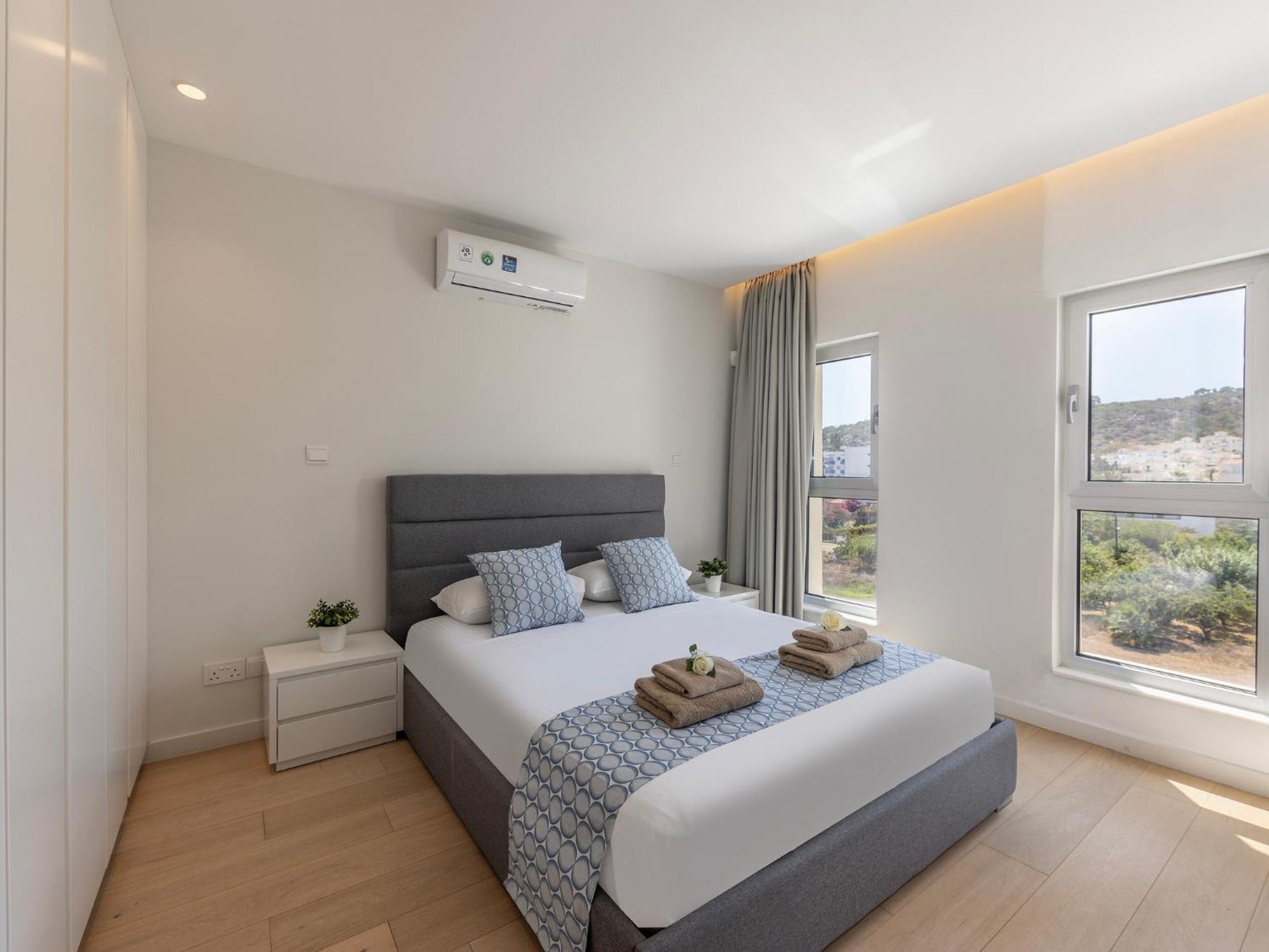 Emerald Bay Sea-front Penthouse Apartment Protaras
