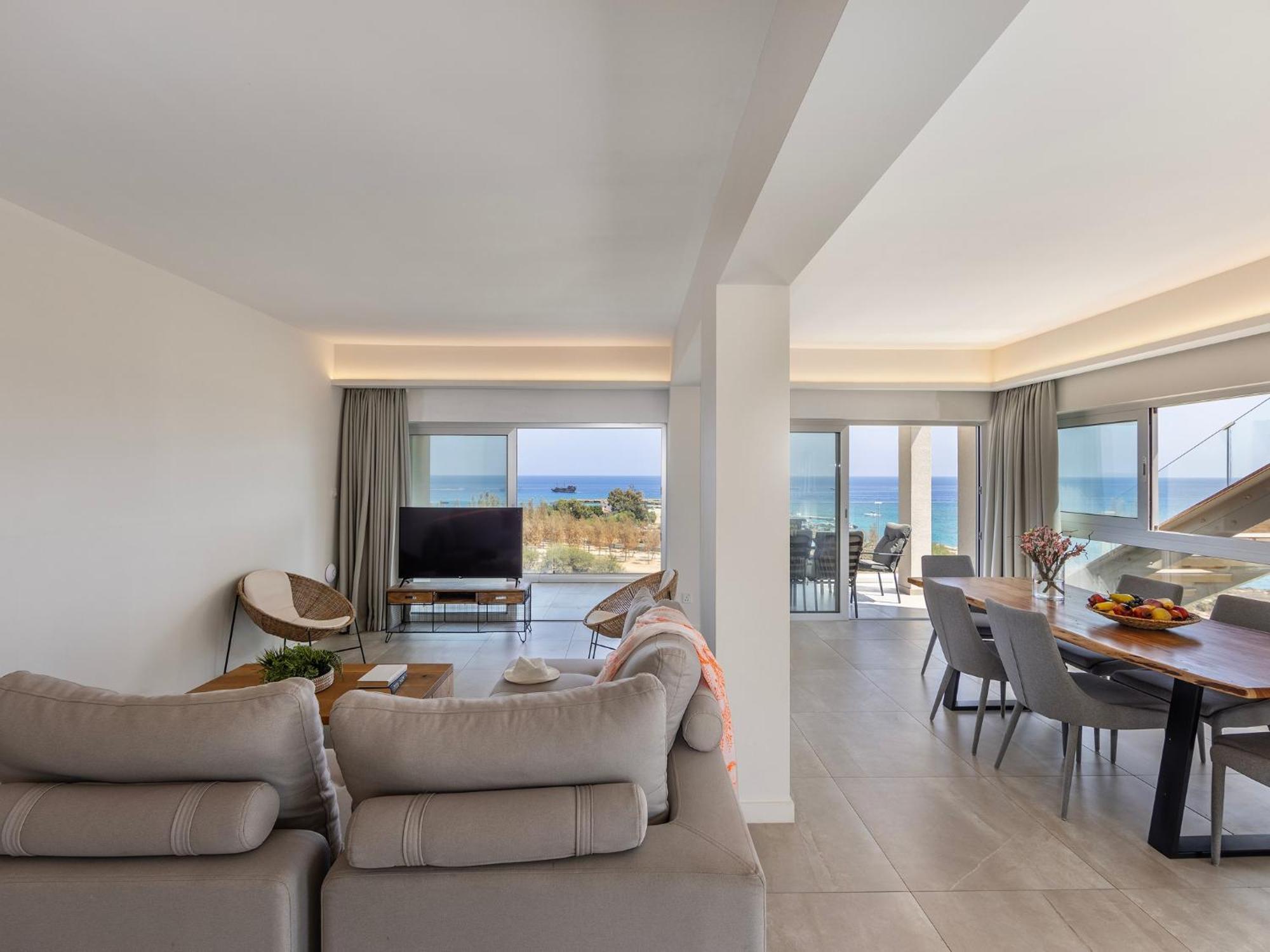 Emerald Bay Sea-front Penthouse Apartment Protaras