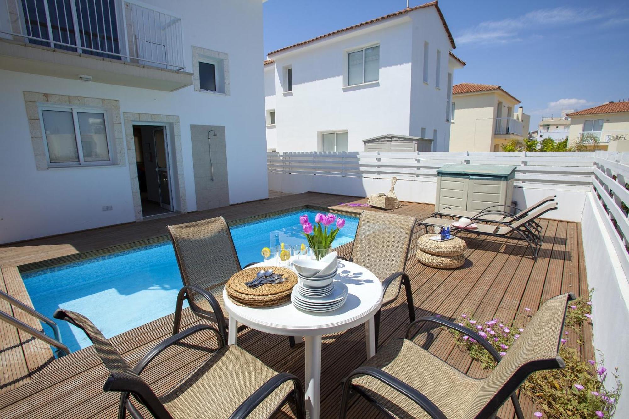 Cemelia Protaras