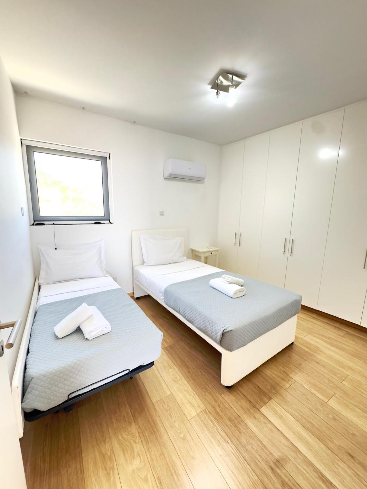 Villa Wealthystays Niceday Hill Villa, 10M Walk To Beach Protaras