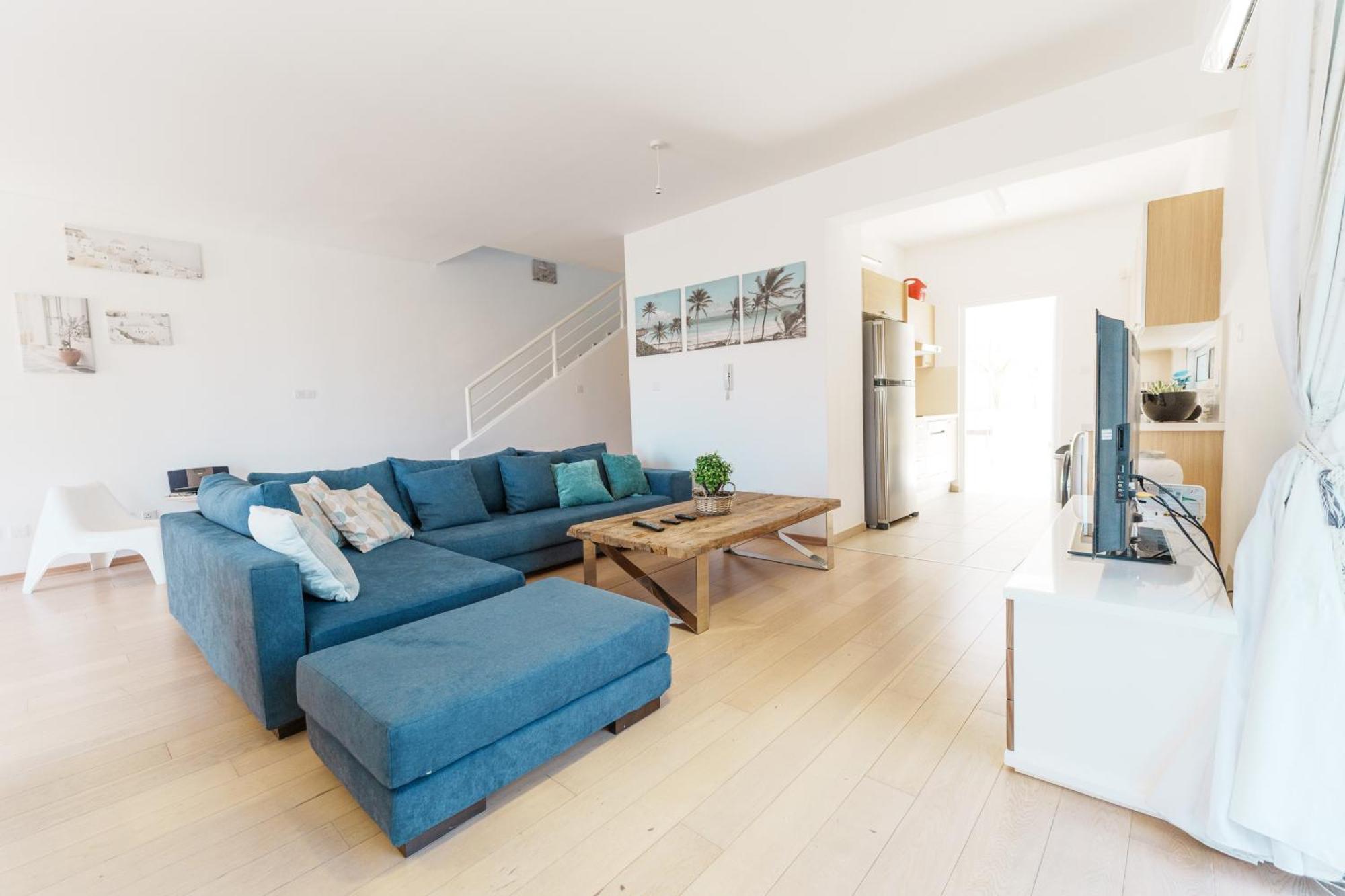 Wealthystays Niceday Hill Villa, 10M Walk To Beach Protaras