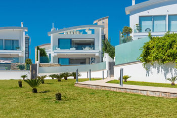 Villa Lombardi Villa *