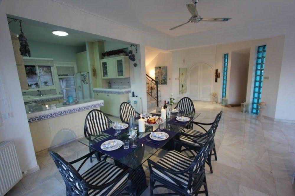 Villa Paradiso Villa *
