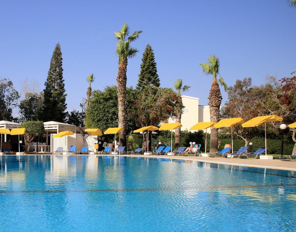 Papouis Hotel 3*