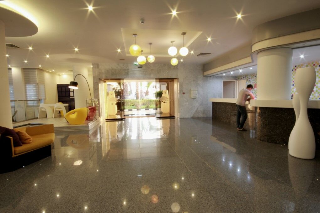 Papouis Hotel