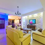 Amani Villa