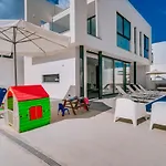 Sunnyvillas: 2Br New Villa☆Private Pool In Pernera - Nicholas