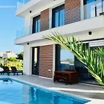 By The Beach Villa Natalya