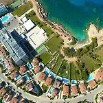 Niovi - Coralli Beachfront Apartment