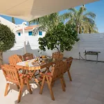 Villa Pomelo