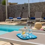 Accomoteleia Crystal Lagoon Villa