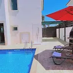 Stay Sunny Bay Villa
