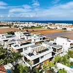 Villa Lily