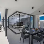 Geraeumige Villa Mit Grossem Garten Und Pool