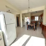 2 Bdr Home - Walk To Beach!