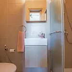 Apt, Faye Aq Or102