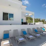 Villa Margarita Bay