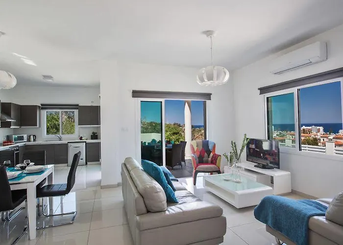 Villa Margarita Bay