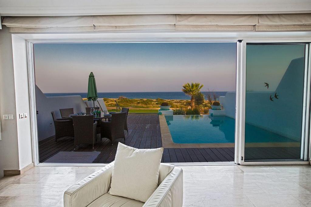 Fig Tree Bay Seafront Luxury 5bdr Seafront With Panoramic Sea Views *