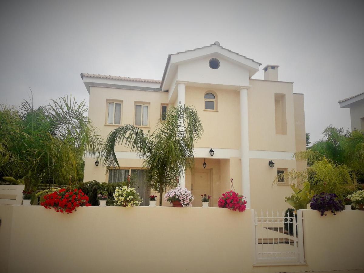 Anthorina 12 Villa