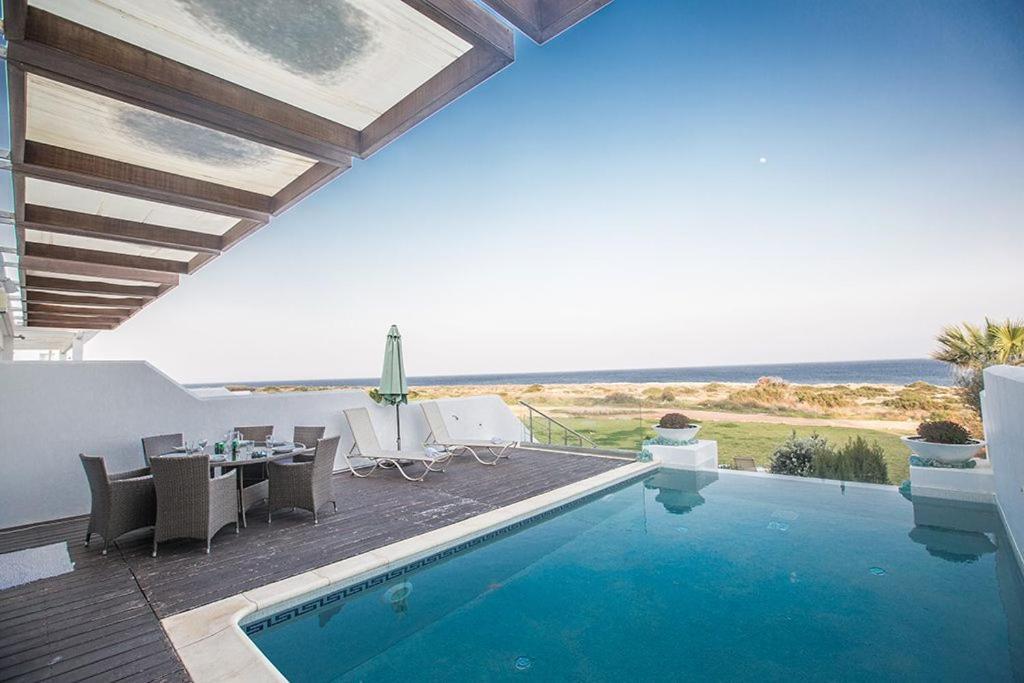 Fig Tree Bay Seafront Luxury 5bdr Seafront With Panoramic Sea Views Villa