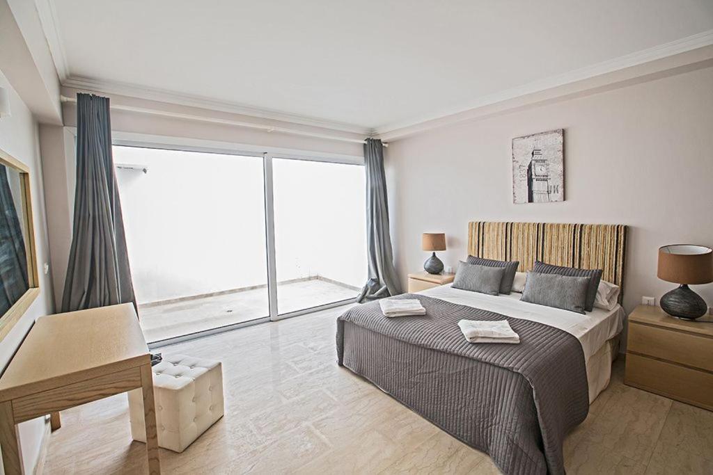 Fig Tree Bay Seafront Luxury 5bdr Seafront With Panoramic Sea Views *