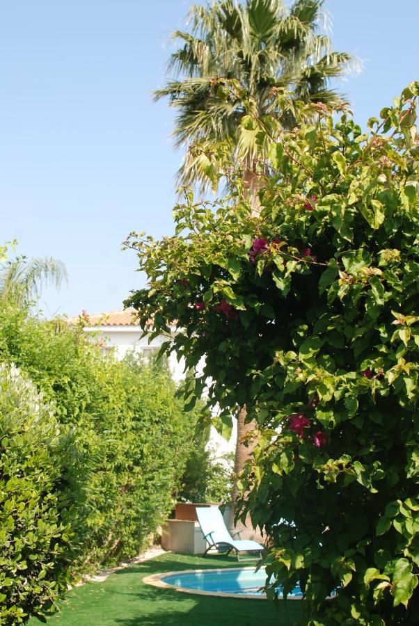 & Poetry Villa *