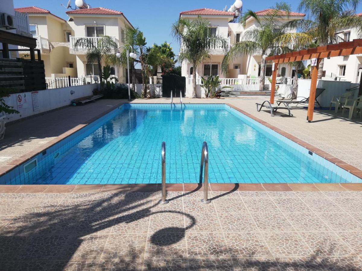 Sunny Villa *
