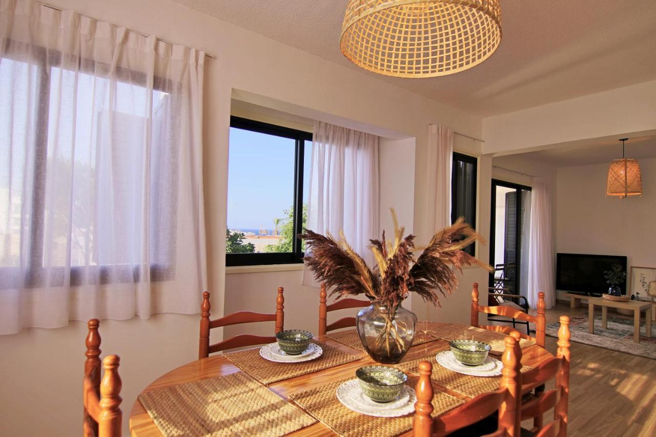 Phaedrus Living Luxury Flat Sea View 9 *