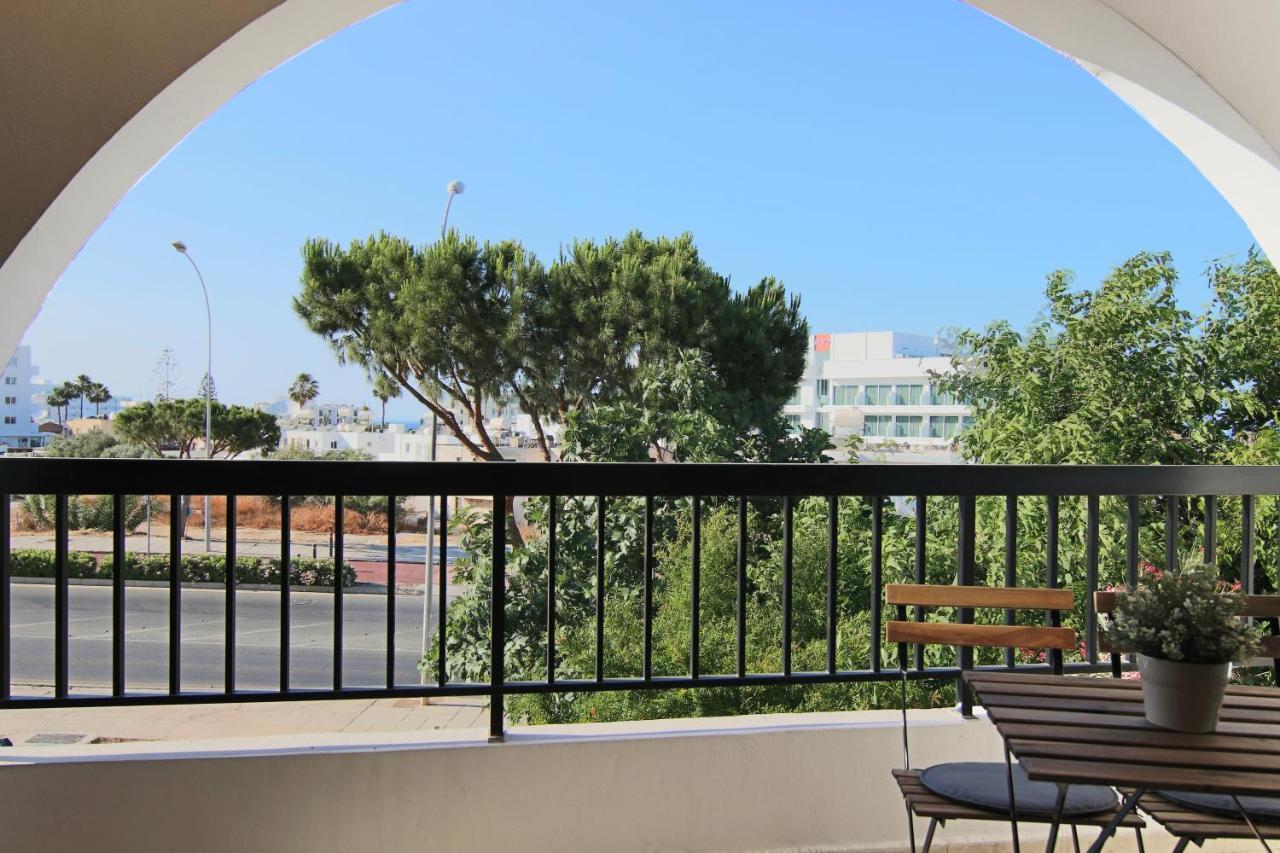 Phaedrus Living Luxury Flat Sea View 9 Apartment