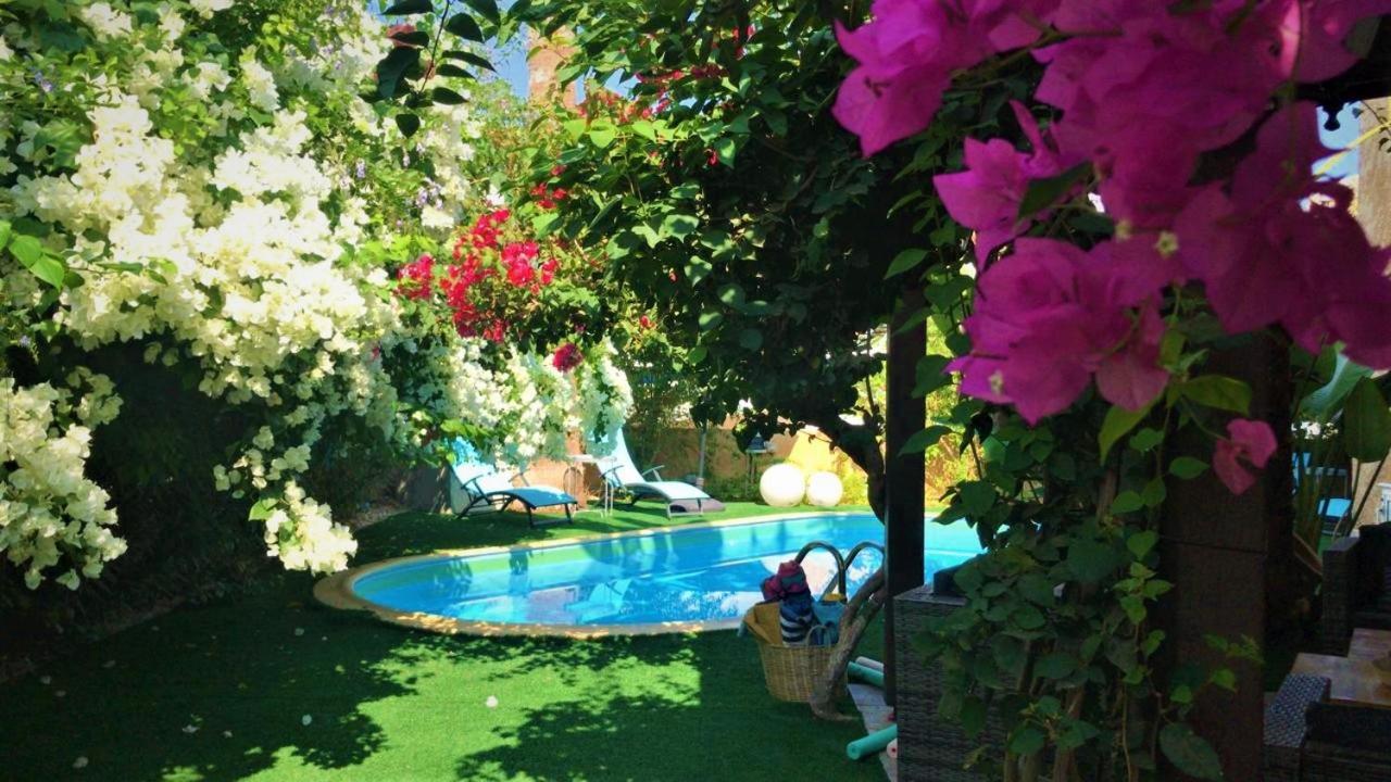 & Poetry Villa *