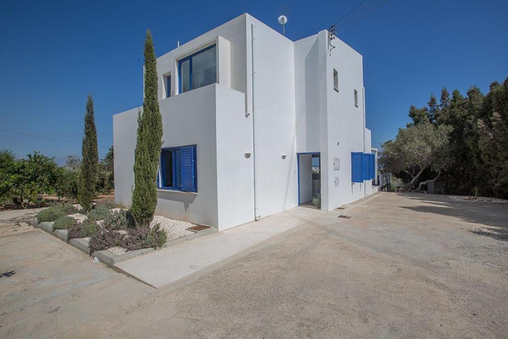 Ioanni Helios - Stunning 4 Bedroom - Few Minutes Drive To Fig Tree Bay