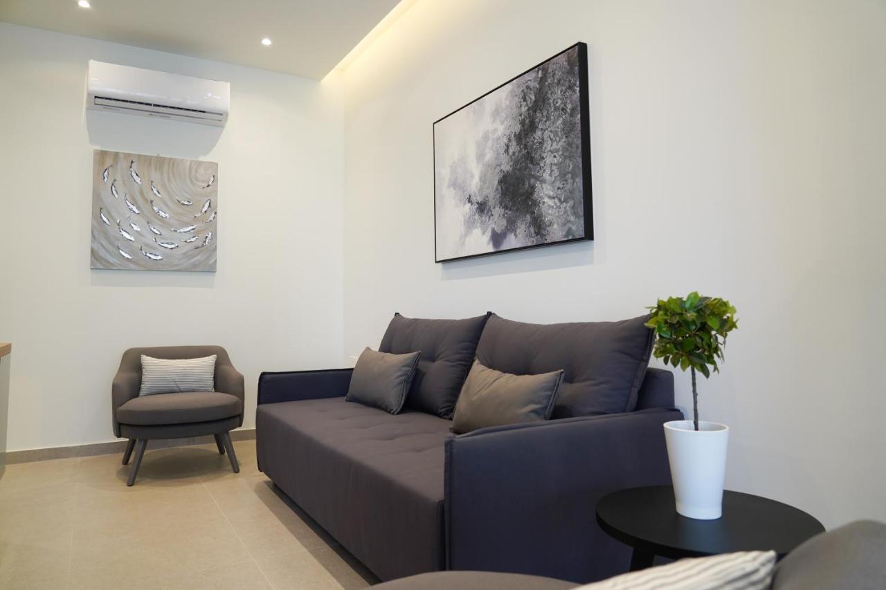 Chrystal Blue Suites 1 Bedroom Apollo Apartment *