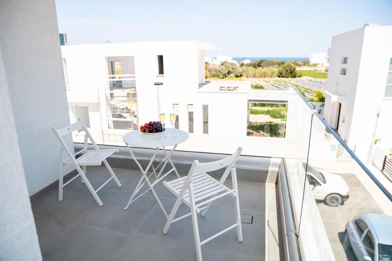 Levanda Hills Ekaterina 3 Bdrm *
