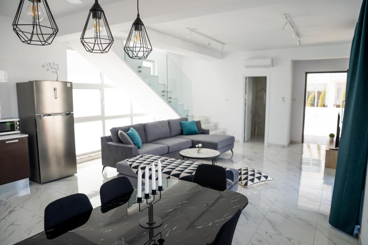 Levanda Hills Ekaterina 3 Bdrm *