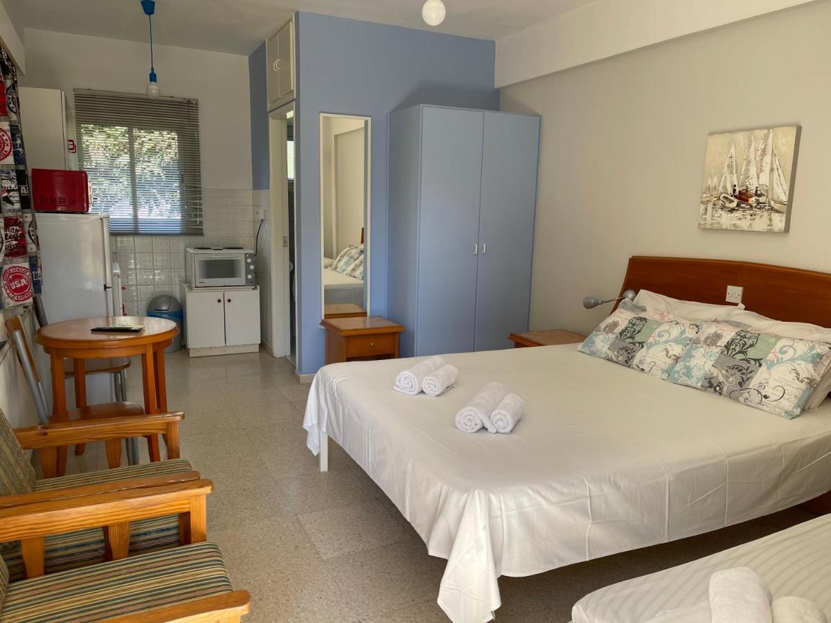 Light & Blue Gardens Apartment
