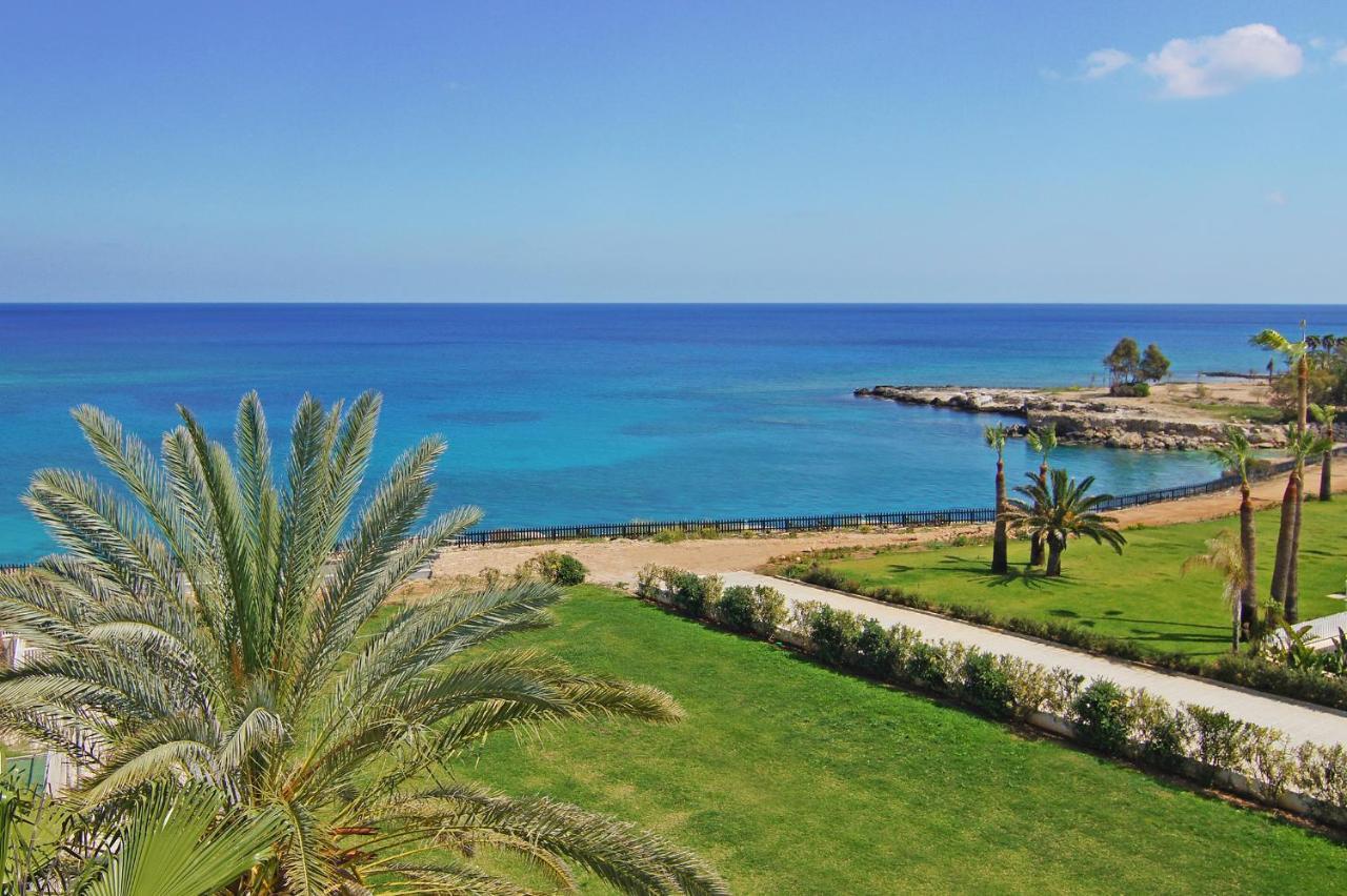Coralli Beachfront Aparthotel 3*