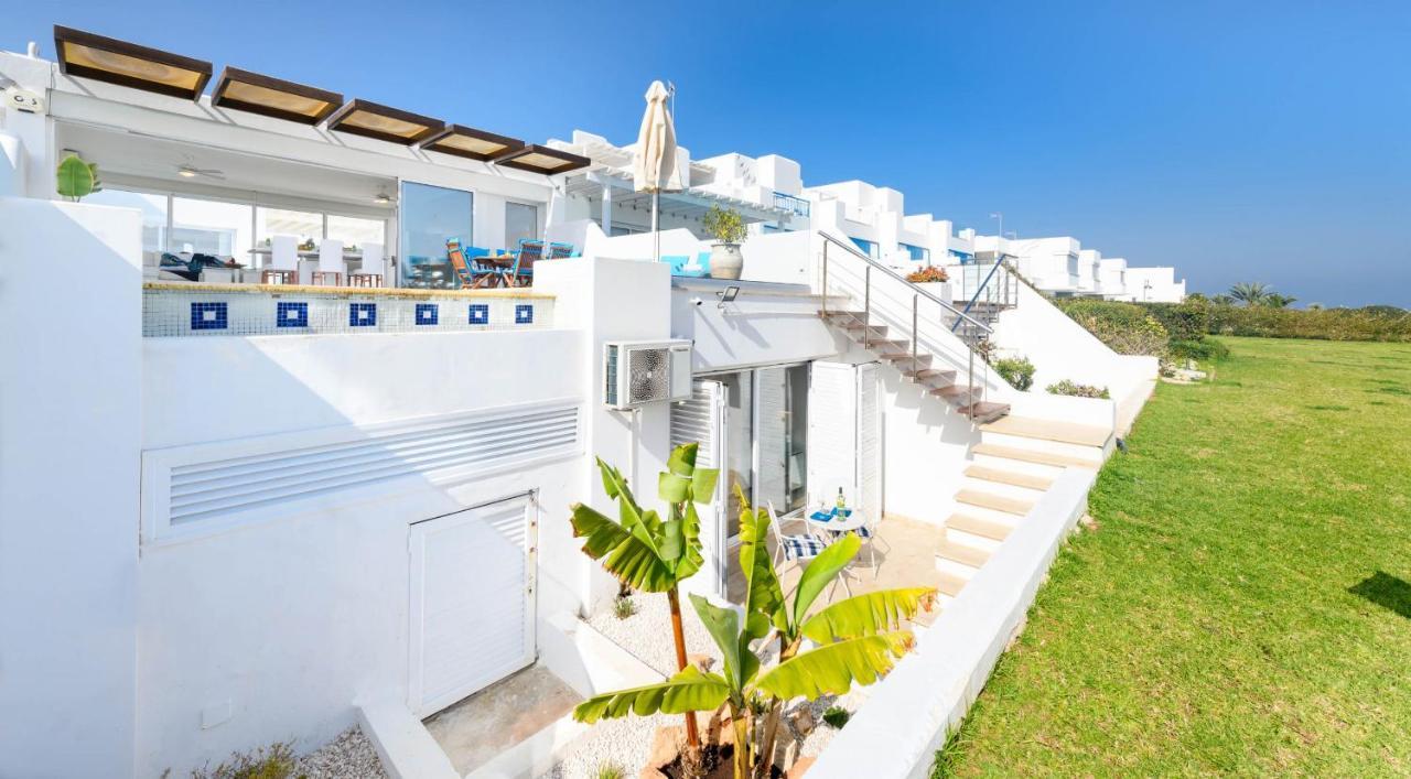Nausica Villa *