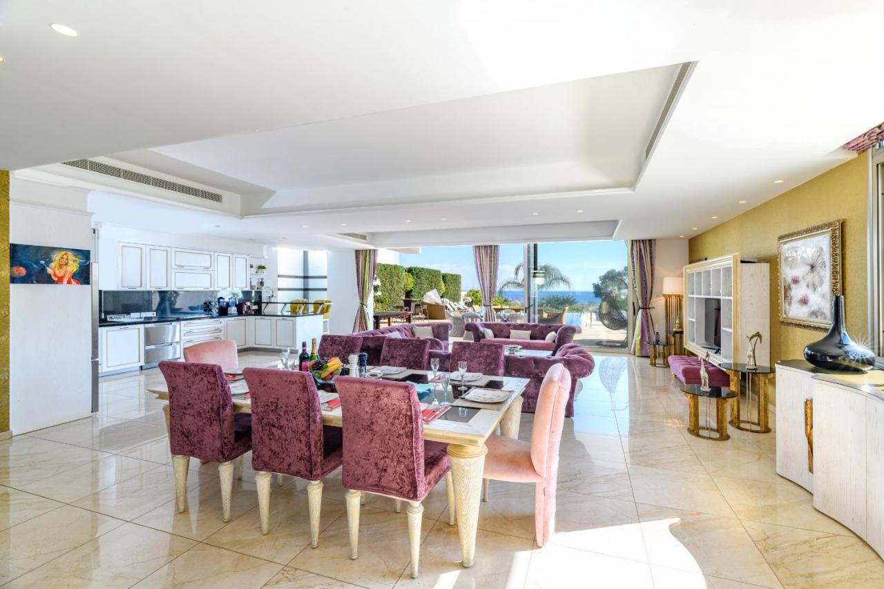 Villa Lombardi Seafront *