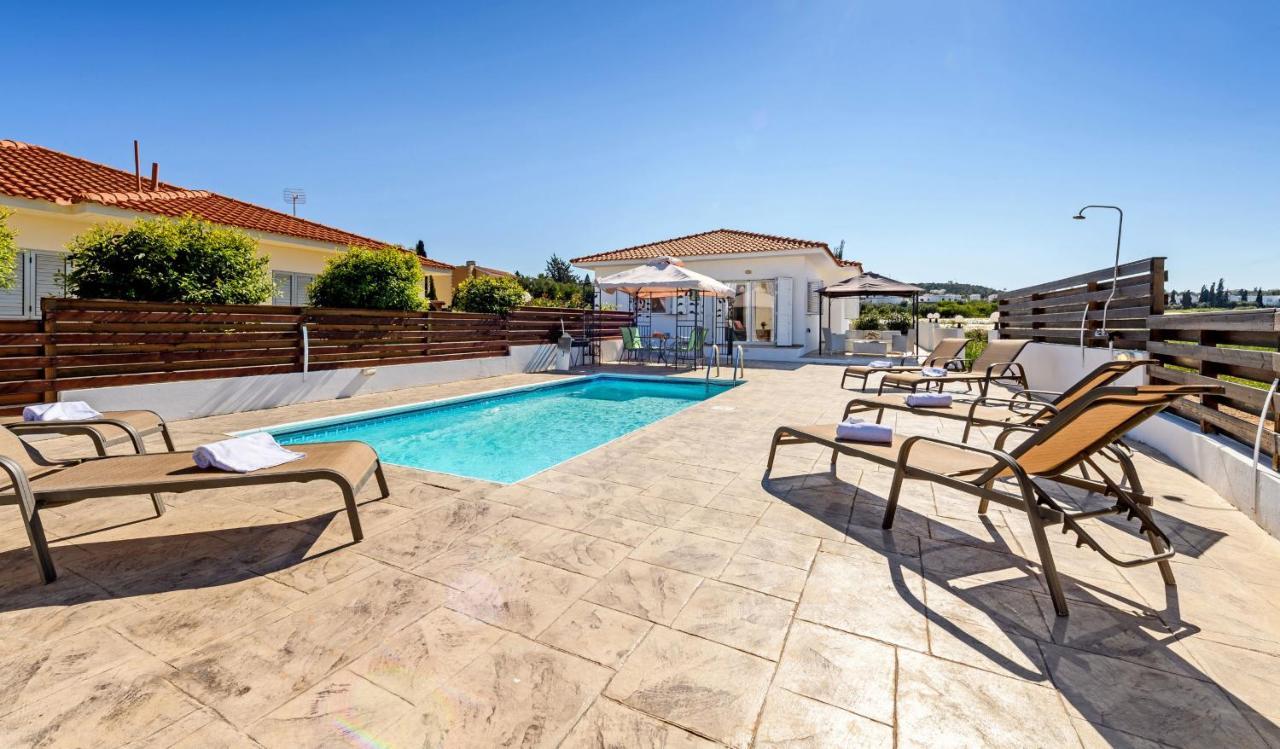 Sunset Villa *