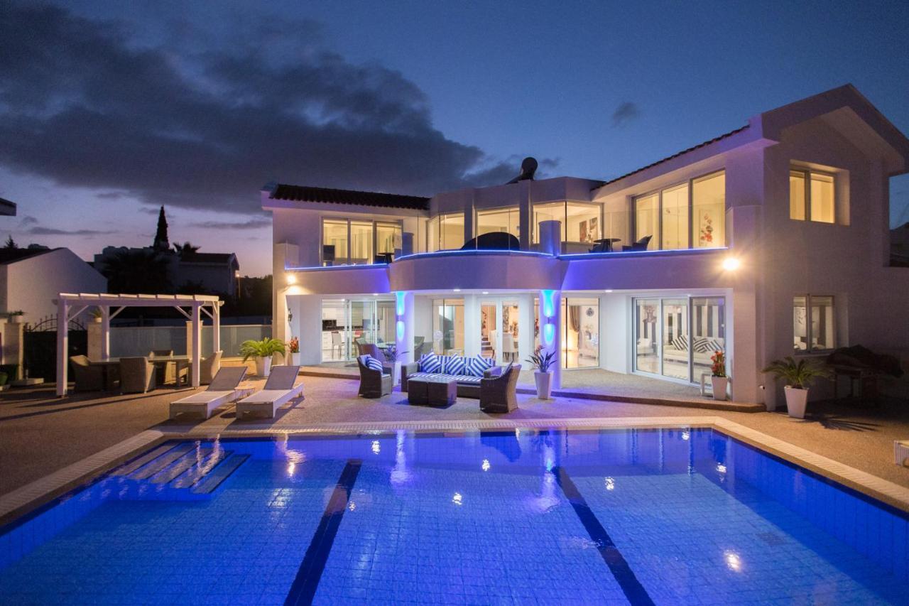 113 Villa *