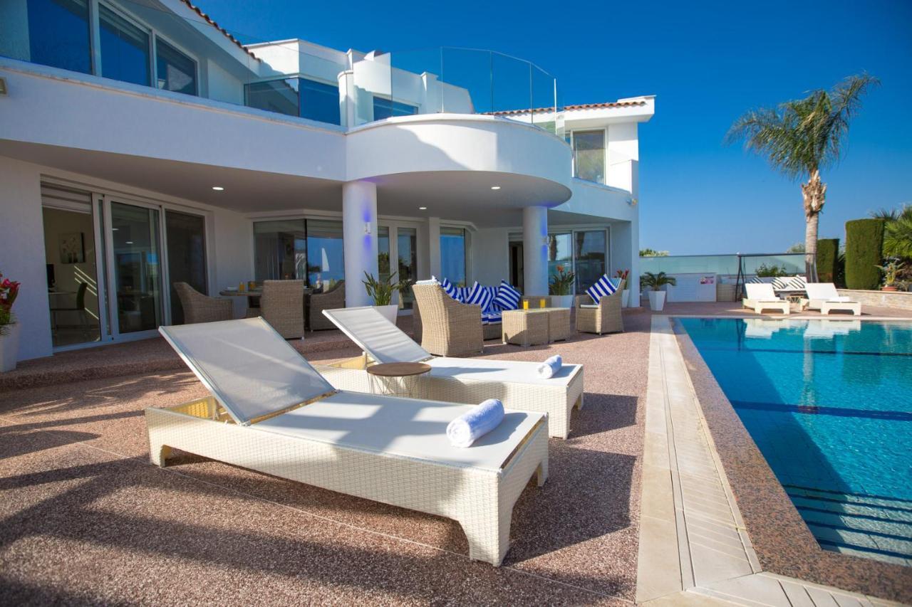 113 Villa *