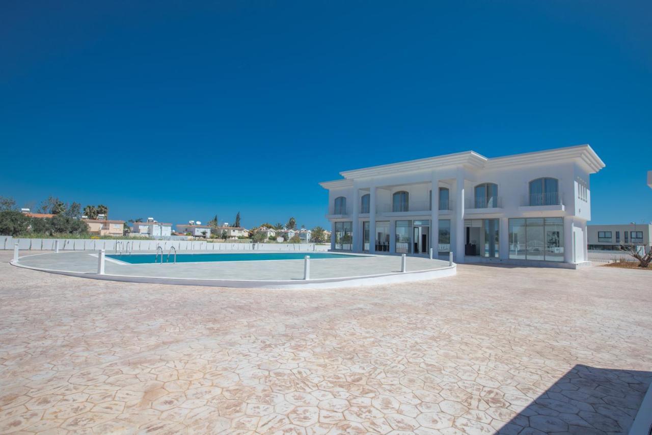 Maxor Palace