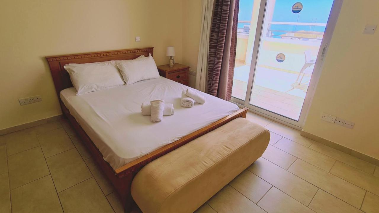 Sunrise Beach Apts. *