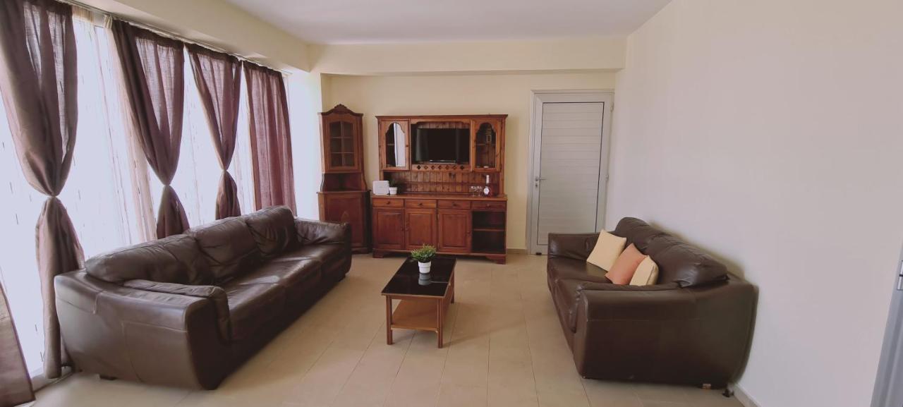 Apartment Sunrise Beach Apts. *