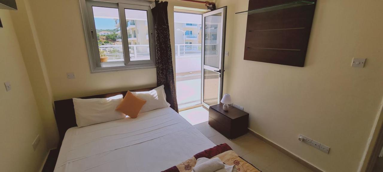 Sunrise Beach Apts. *