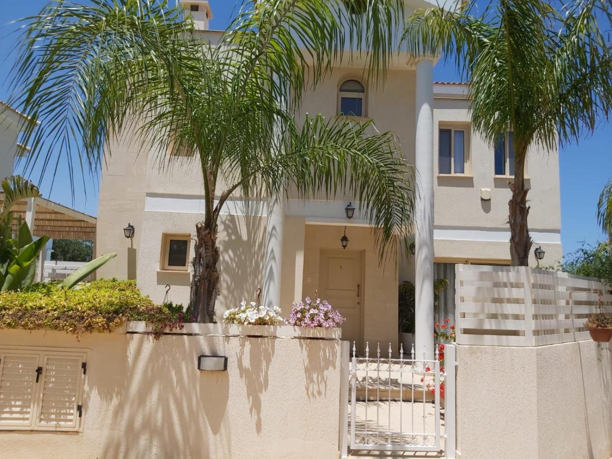 Anthorina 3 Villa