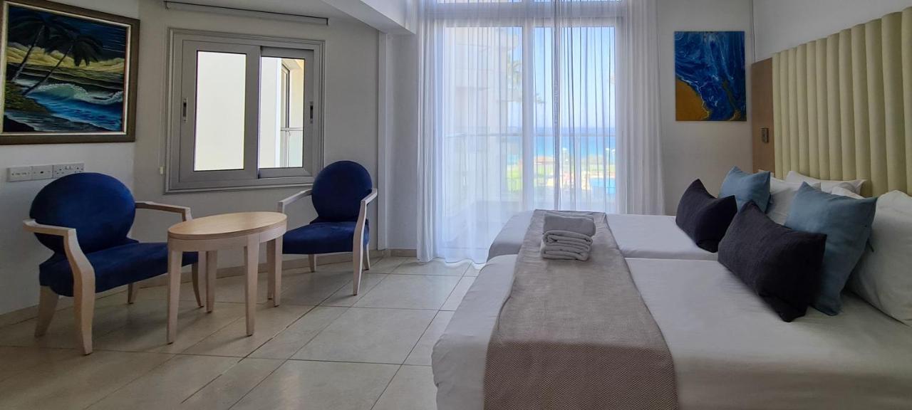 Apartment Phaedrus Living: Seafront Luxury Flat Pallini Court 113 *